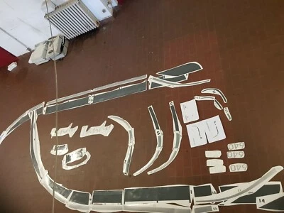 Adesivi per camper Mc Louis 640 set completo con variazione di grigio come foto - Immagine 1 di 4