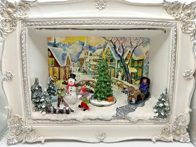 Caja de sombras de música animada Mr. Christmas escena pueblo, 8 X 11 pared o de pie Foto 1 de 4