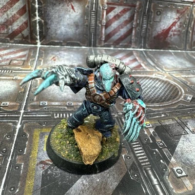 Warhammer 40K Space Marines Crimson Fist Custom Kitbashed Captain Painted Aaa-6 - Image 1 of 4