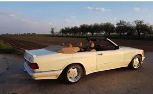 Modellino Mercedes 500 SEC  Cabrio AMG in Plastica Scala 1:24 Nero Metal. - Foto 1 di 1