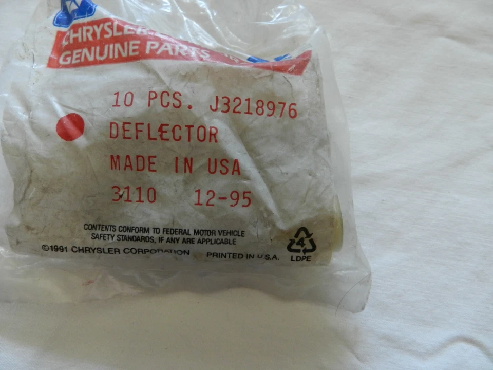 Genuine Mopar parts 8 Pack Jeep 4.2L OEM Engine Valve Stem Seal J3218976 - Image 1 of 4