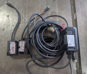 Keyence IG-010 IG-010T/IG-010R Sensor Heads and IG-1000 Laser Sensor Amplifier - Picture 1 of 4