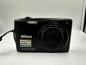 Nikon Coolpix S3300 16MP BLACK DIGITAL CAMERA - Picture 1 of 7