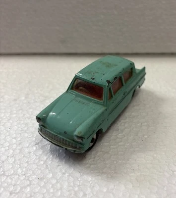 Dinky Toys 155 FORD ANGLIA 155 Verde Acqua  Interno Rosso - Immagine 1 di 4