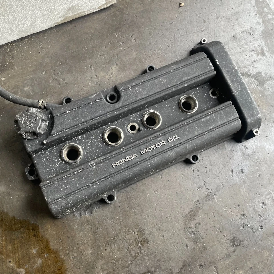 Acura Integra LS Non VTEC Valve Cover with Oil Cap Foto 1 de 1