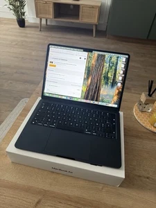 MacBook Air 13" M3 2024 Midnight blue - Photo 1/4