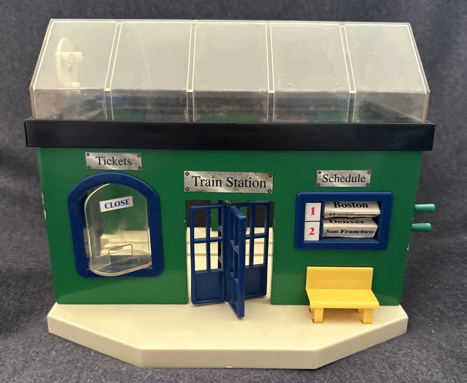 Estación de tren Battat - Luces y sonidos - Thomas & Brio madera compatible FUNCIONA Foto 1 de 4