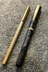 2 X ATTRACTIVE VINTAGE FOUNTAIN PENS - Picture 1 of 6