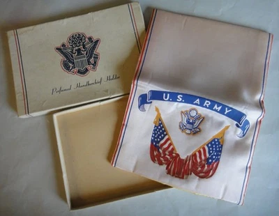 1940s vintage US ARMY PINK SATIN perfumed SWEETHEART HANKIE HOLDER w BOX wwii - Image 1 of 4