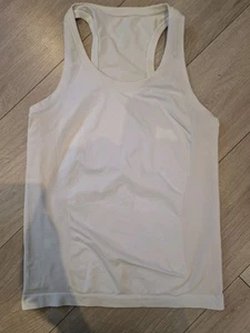 Sweaty Betty Top Size Medium Athlete Gym Workout Vest Top Mint Condition - Picture 1 of 5