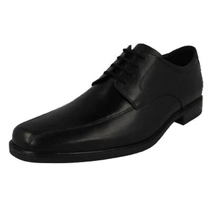 ZAPATOS CON CORDONES DE CUERO NEGRO EXTRA ANCHO CLARKS HOWARD OVER PARA HOMBRE - Imagen 1 de 9
