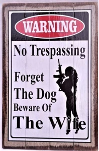 Rustic Wooden SIGN BEWARE OF THE WIFE! 20 X 30cm - Picture 1 of 3