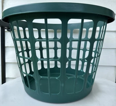 Sterilite 1.5 Bushel Round Green 1993 Laundry Clothes Basket #1238 Single - Image 1 of 4