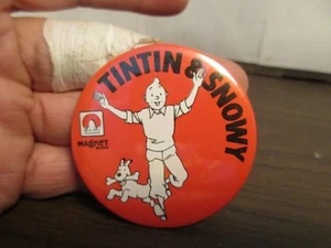 Vintage TINTIN & SNOWY - LAPEL PIN - PINBACK - Magnet Books - 2 1/4" - Picture 1 of 2
