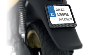 PORTA TARGA PER SCOOTER 50 POLONIA CC IN FINTO CARBONIO 48792 - Imagen 1 de 1