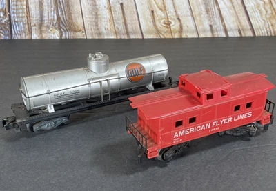 American Flyer Red Caboose 24636 & Silver GULF 925 Single Dome Tanker S-Scale - Image 1 of 4