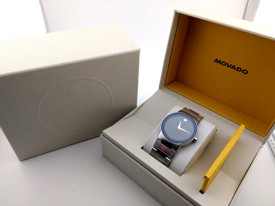 Reloj Movado Para Hombre Safiro Clásico Museo Espejo SS con Esfera Negra Modelo #84.G1.1885 Foto 1 de 4