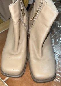 NL Collection Beige Leather Boots Size 8 - Picture 1 of 7