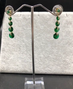 Smaragd Perlen mit Goldakzenten goldfarbene Ohrhänger, Neu mit Etikett, Betäubungsmittel - Bild 1 von 4