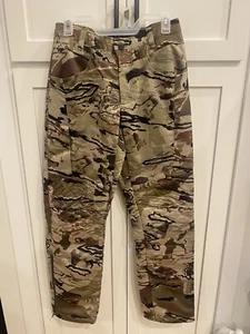 Under Armour 1316698 - 999  Womens Brow Tine Hunting Pants Camo Size 8 - Picture 1 of 5