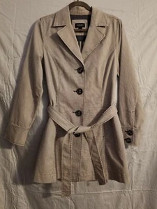 Sonoma Neu ohne Etikett Damen Gr. Small fein gestreift Mantel Jacke Trench Button Down mit Gürtel - Bild 1 von 4