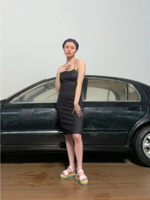 Resin Diorama 1:18 Black Skirt Girl Miniature Figurine Doll Toys Scene Props - Image 1 of 4