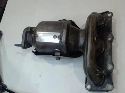 KIA SEDONA Exhaust Manifold L. OEM PN 285103CHW0 - Image 1 of 2