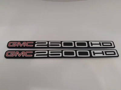 GMC GM 2001-2006 Sierra 2500HD Front Door Emblem OEM 15767141 - Image 1 of 4