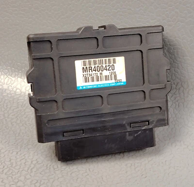 02 MÓDULO DE CONTROL DE TRANSMISIÓN TCU MITSUBISHI MONTERO LIMITED 3,5 L TCM MR400420 Foto 1 de 4