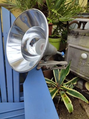 SPOT A PINCE LITA  MODELE 61  STUDIO PHOTO ATELIER VINTAGE 1960 - Photo 1/4