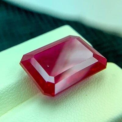 PIGEON BLOOD RED HUGE 26.35 CT PERFECT RUBY CORUNDUM OCTAGON CHATHUM GEMSTONE - Image 1 of 2