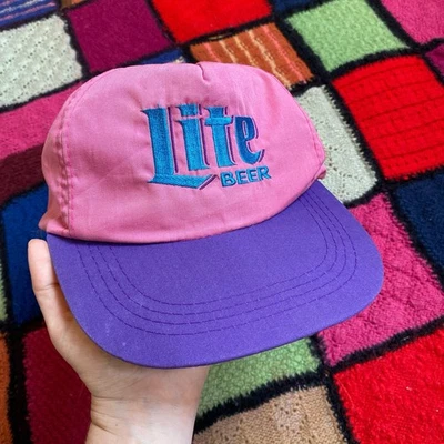 Boné Snapback Ajustável Vintage Miller Lite Beer Hat OS Rosa Roxo Bordado - Imagem 1 de 4