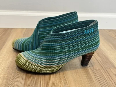 NUEVO SIN ETIQUETAS UN UNITED NUDE The Fold Botín Medio en Azul Verde Amarillo Talla 36/6 EE. UU. Foto 1 de 4