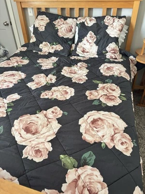 Pottery Barn Teen Emily & Meritt Bed of Roses Pink Black F/Queen Comforter Set - Image 1 of 4