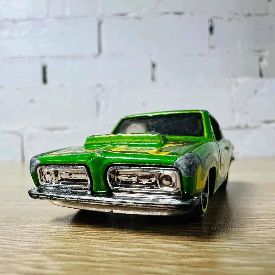 68 Plymouth Hemi Cuda Green Yellow Flames 2015 Heat Fleet HW Workshop Foto 1 de 4