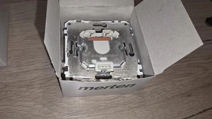 Inserto Merten 576799 Triac 1,3A ohmsch 25-300W inserto empotrado nacido EMBALAJE ORIGINAL - Imagen 1 de 3