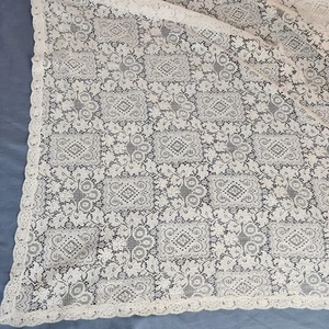 Vintage quadratische Spitze Tischdecke - Blumenmuster geometrisches Muster - 74"x74" - Bild 1 von 9