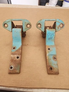 1955 1956 1957 Chevy Driver Side Door Hinges Pair Used Original - Picture 1 of 2