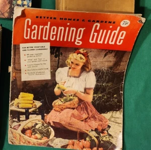 BETTER HOMES & GARDEN GARDENING GUIDE 1943 TABLOID - Picture 1 of 7