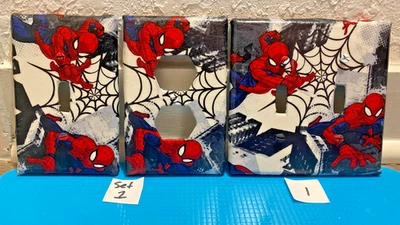 PLACAS DE INTERRUPTOR Y CUBIERTAS DE SALIDA SPIDERMAN TAMAÑO MEDIANO, HECHAS A MANO CON TELA Foto 1 de 4
