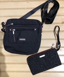 Bolso Bandolera Baggallini Negro Sobre Negro Guepardo Moderno Bolsillo con Muñequera Teléfono - Imagen 1 de 12