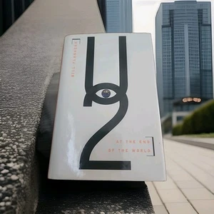 U2 - At The End Of The World ( Delacorte Press - 1995 ) - Picture 1 of 4