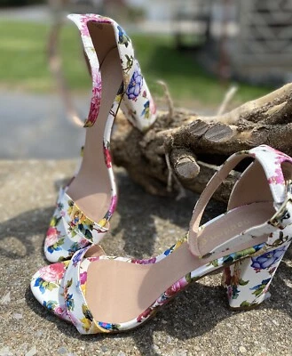 Tacones Madden Girl Beela Floral Bloque Talla 9.5 Foto 1 de 4