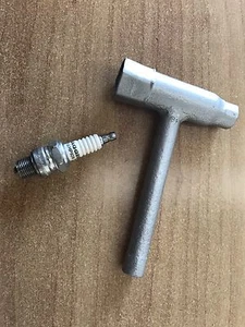 Chiave attrezzo smontaggio candela ruota sella PIAGGIO VESPA PX 125 150 200 PE - Foto 1 di 5