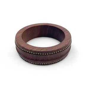 Bracciale in legno scuro con file di perline in ottone - Bracciale boemo rustico - Foto 1 di 4