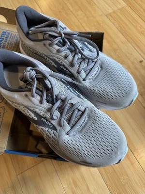 NEW Brooks Adrenaline GTS 21 Women's Running Shoes - Gray/Blue - Sz 8.5 M - Image 1 of 4