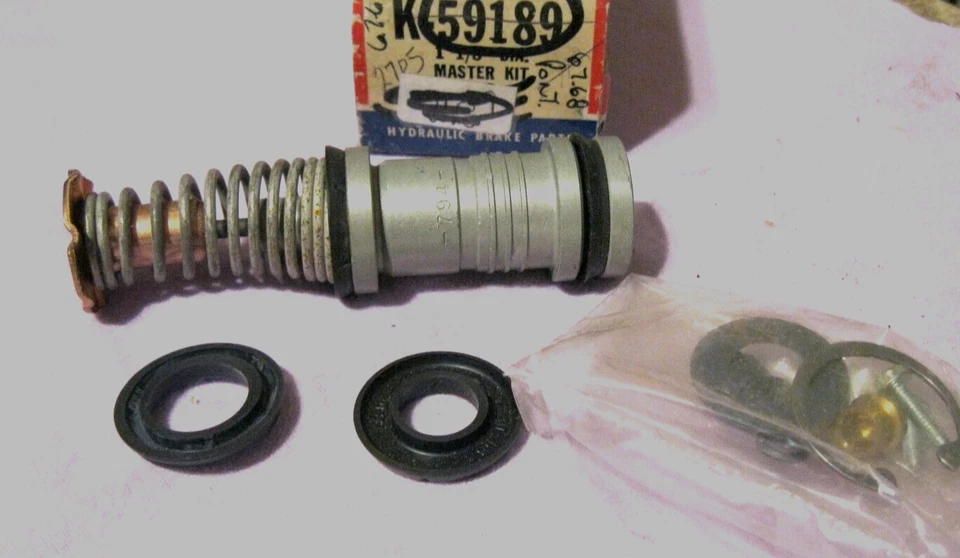 Nuevo 1967-1968 Pontiac Catalina, Bonne, kit de reconstrucción de cilindro maestro, frenos de disco Foto 1 de 1