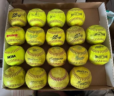 Lote de 18 bolas de softbol de práctica de bateo lanzamiento rápido mezcladas bien usadas de 12” pulgadas 🥎 Lote C Foto 1 de 4