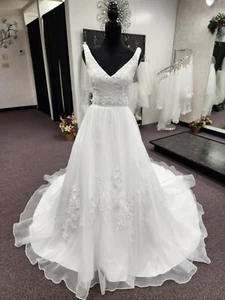 Mary's Bridal 6220 White Size 6 Bridal Gown/WeddingDress - Picture 1 of 9