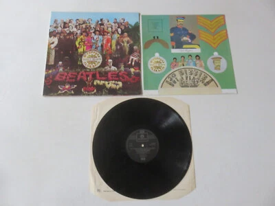 THE BEATLES Sgt. Peppers Lonely Hearts Club Band 1993 UK PRESS VINYL LP PCS 7027 - Image 1 of 4